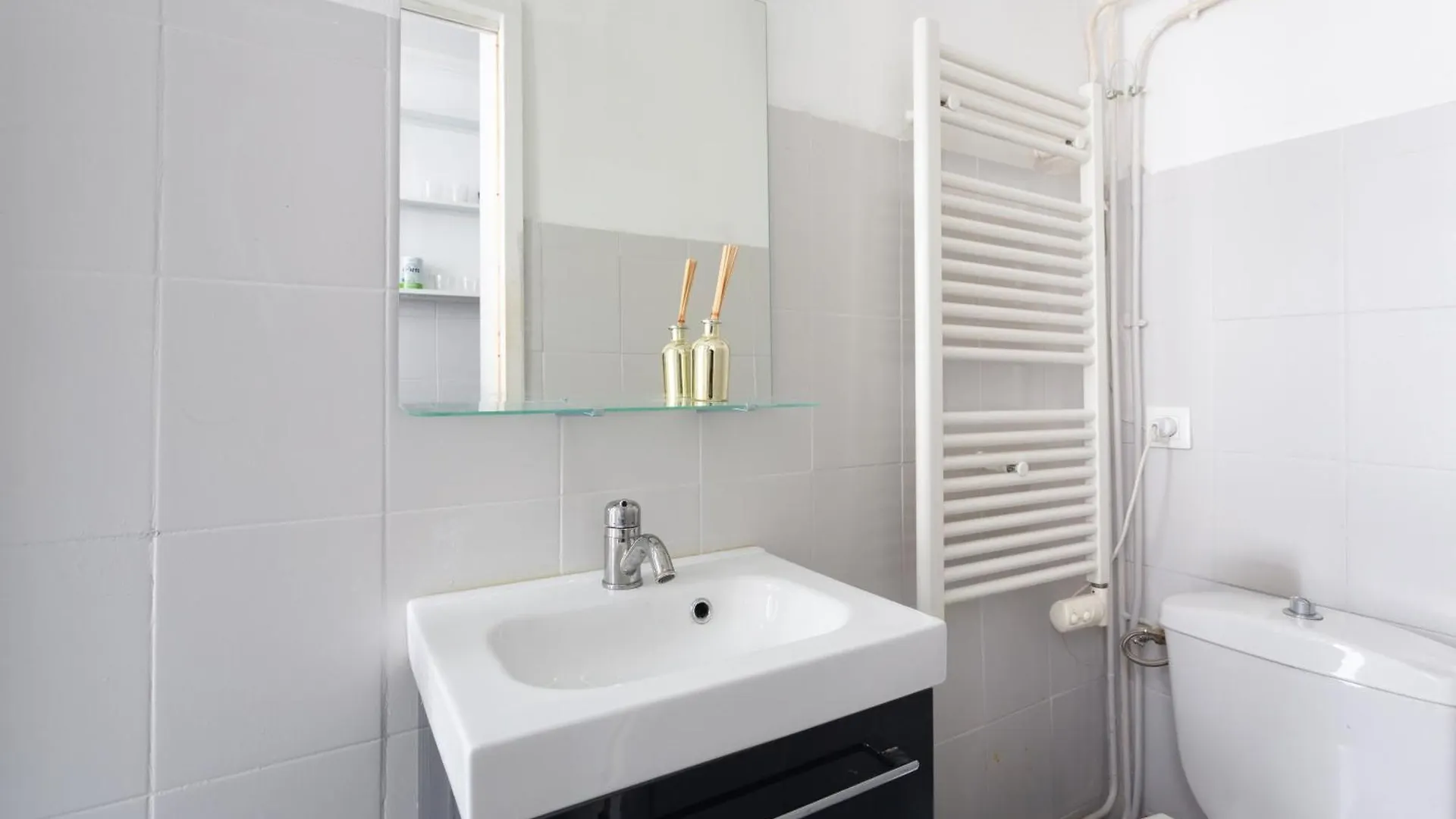 Apartament Le Studio D'alesia *